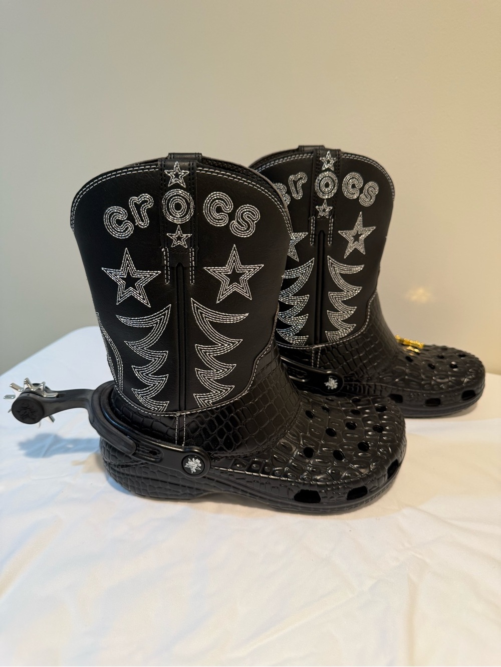 CROCS Women’s Black Western Boot Clogs with Star  charm and spurs!